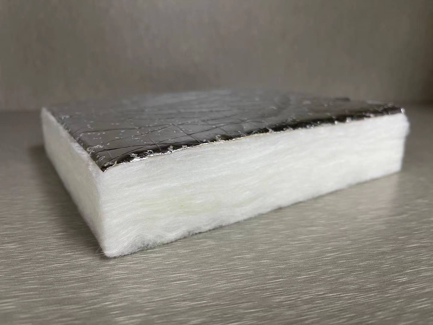 無(wú)甲醛環(huán)保玻璃棉板產(chǎn)品（無(wú)甲醛玻璃棉板圖片）